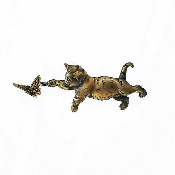 JJ Jonette Jewerly Company Vintage Cat Catching Butterfly Bronze Tone Brooch - Picture 1 of 3